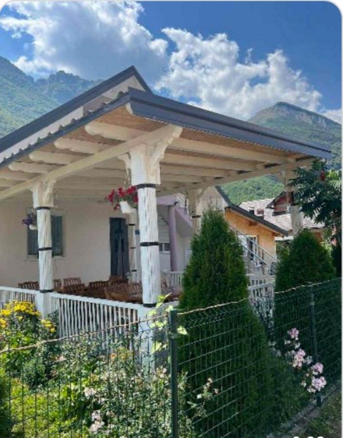 Lola Guest House Vuthaj Εξωτερικό φωτογραφία