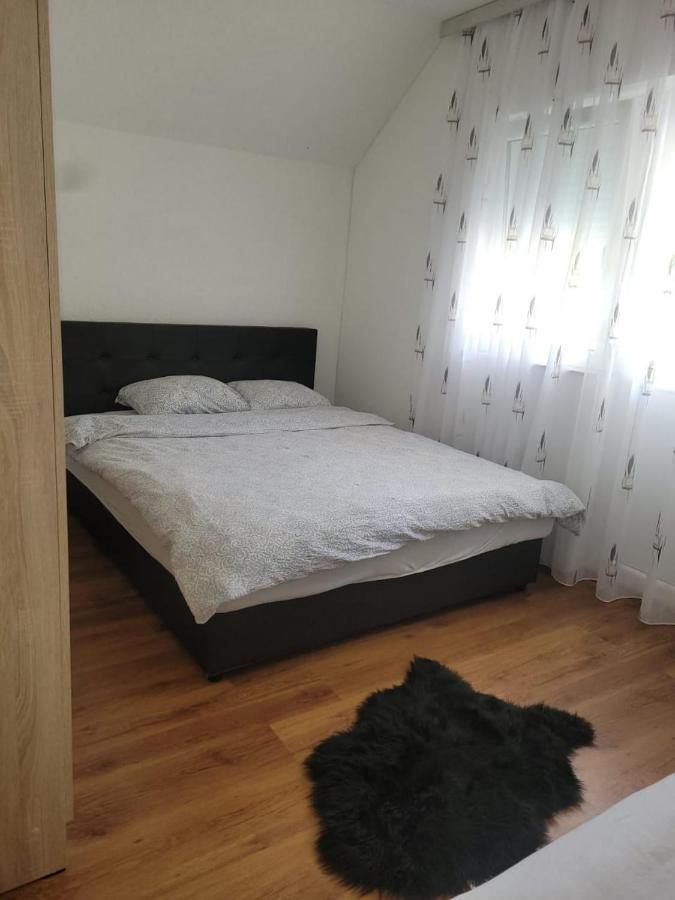 Lola Guest House Vuthaj Εξωτερικό φωτογραφία