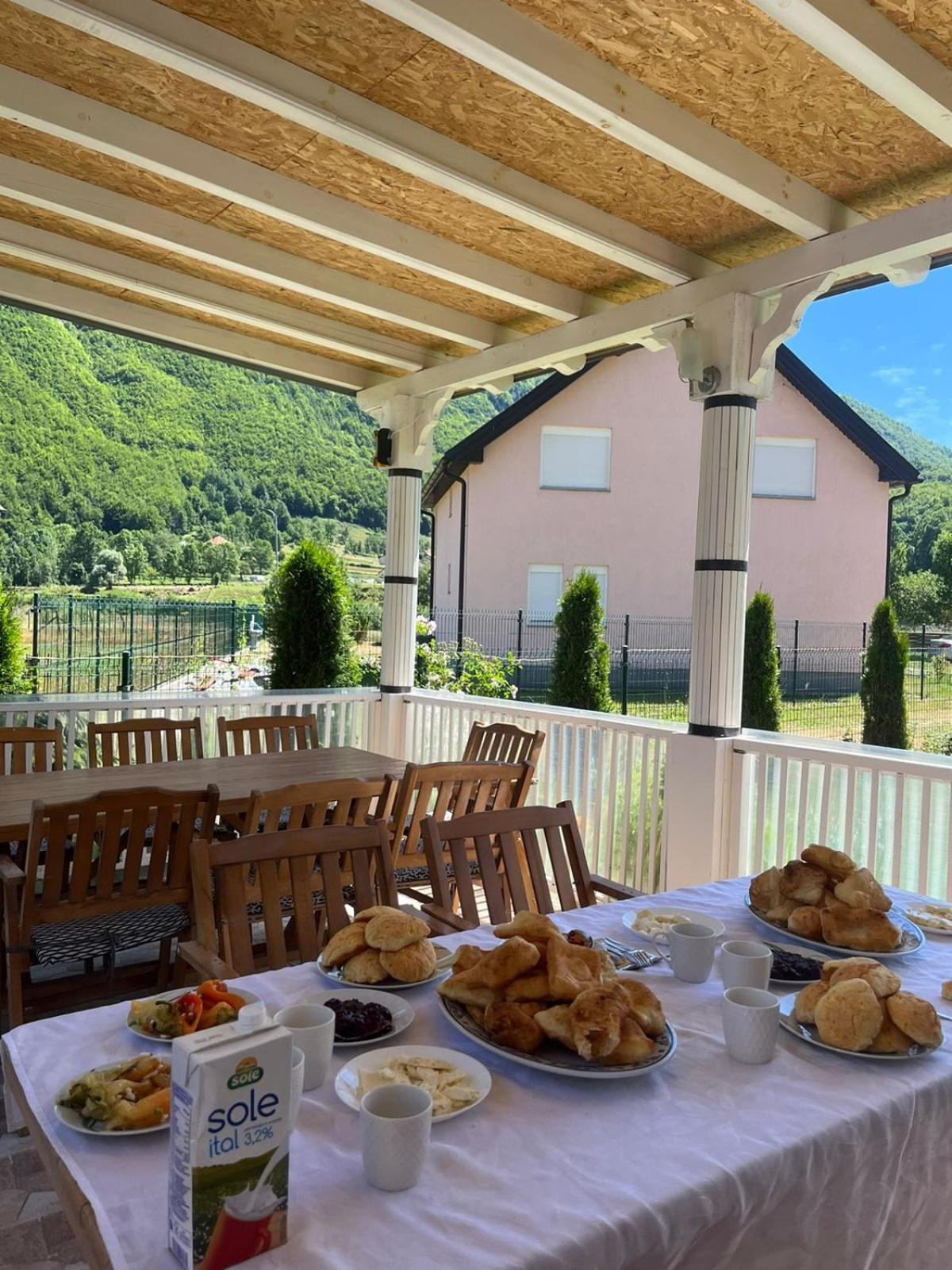 Lola Guest House Vuthaj Εξωτερικό φωτογραφία