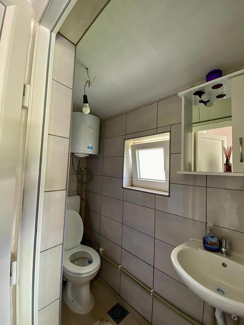 Lola Guest House Vuthaj Εξωτερικό φωτογραφία
