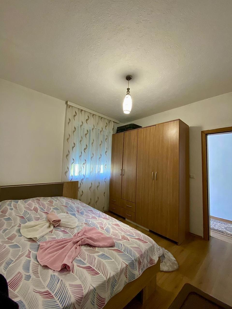 Lola Guest House Vuthaj Εξωτερικό φωτογραφία