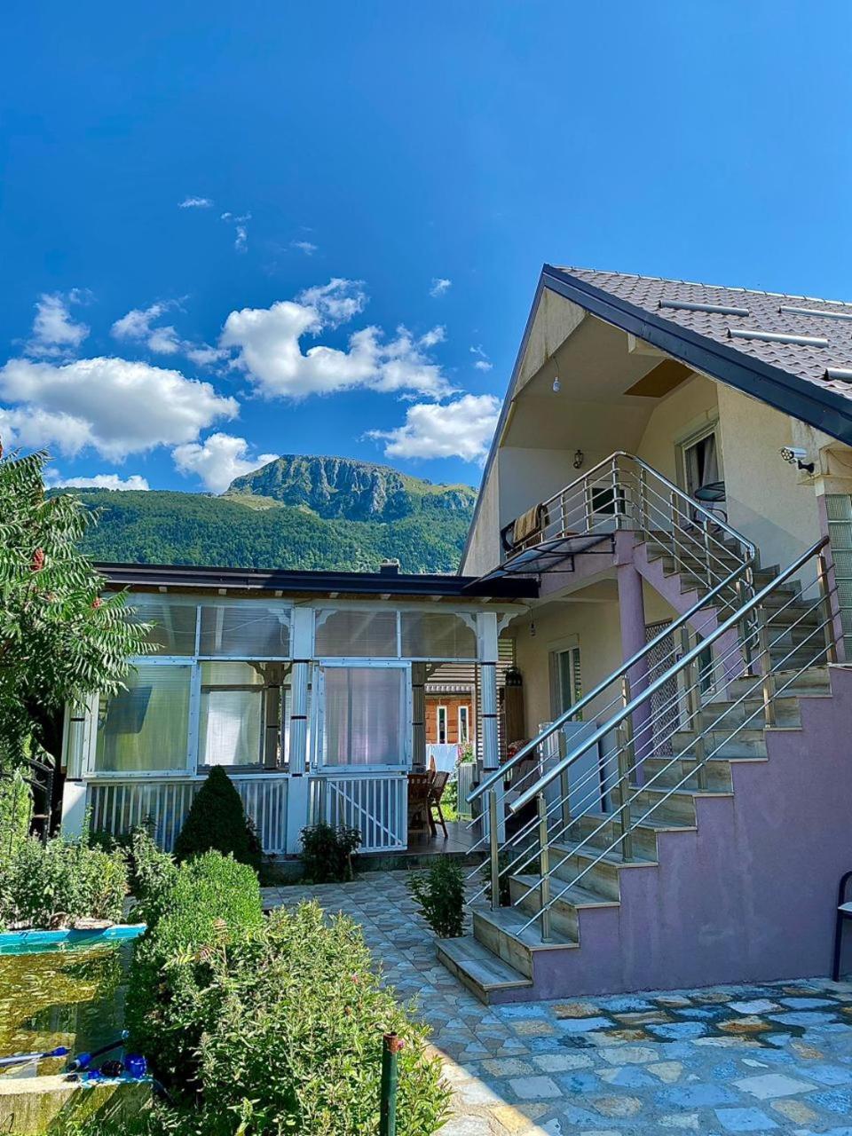 Lola Guest House Vuthaj Εξωτερικό φωτογραφία