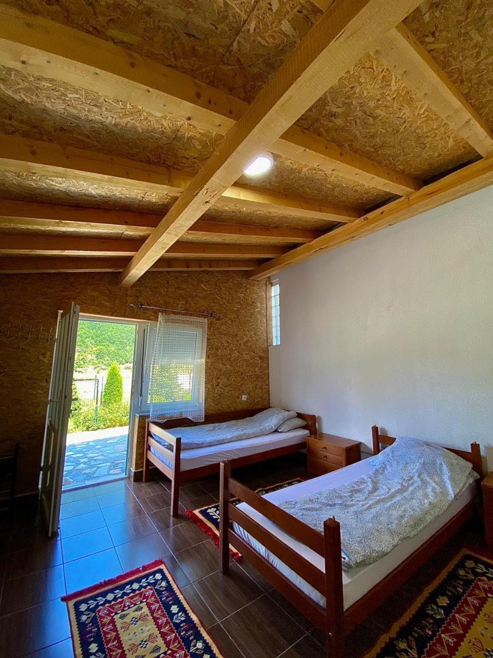 Lola Guest House Vuthaj Εξωτερικό φωτογραφία